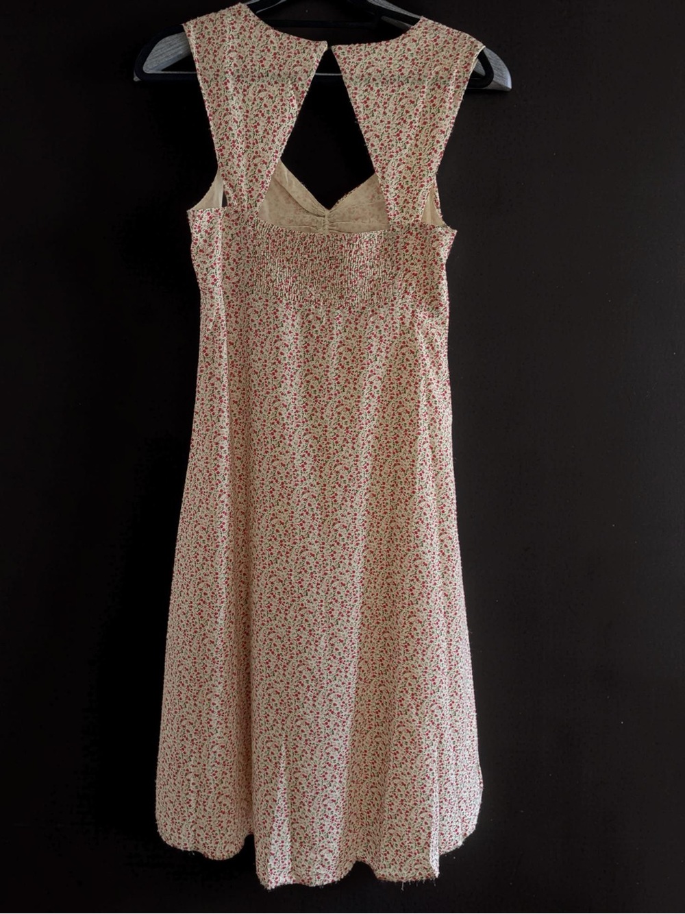 Sleeveless Pink Floral Midi Dress with Cutout Back - Picture 4 of 4